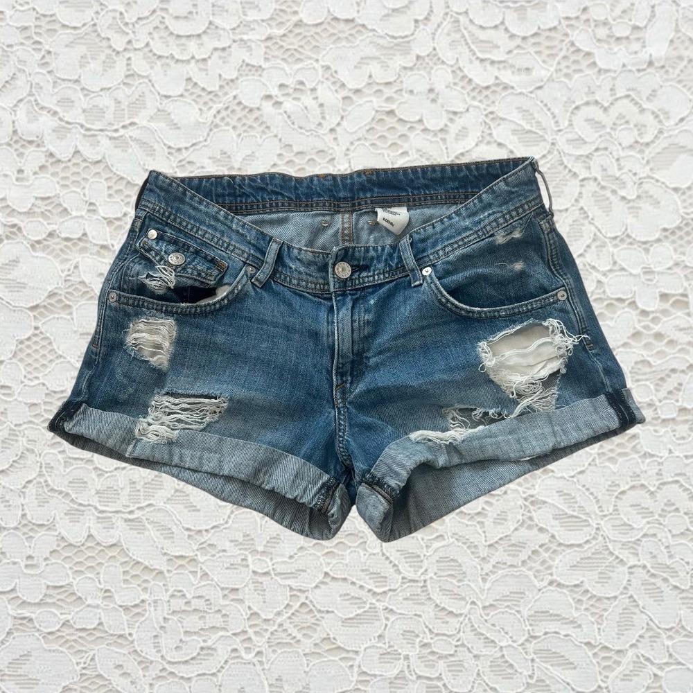 h&m ripped low rise cuffed denim mini shorts